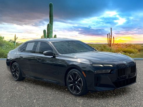 Used 2023 BMW 740i w/ Parking Assistance Package RWD image 7