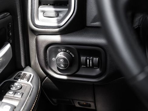 Used 2024 RAM 2500 Rebel AWD/4WD image 40