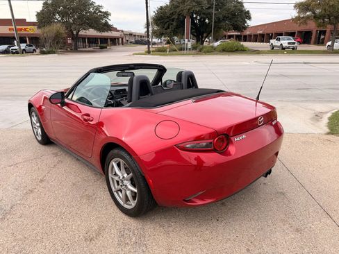 Used 2016 MAZDA MX-5 Miata Sport image 3