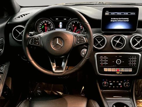 Used 2019 Mercedes-Benz CLA 250 4MATIC image 6