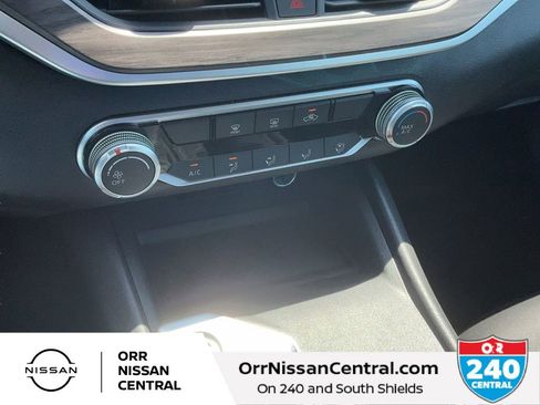 Used 2025 Nissan Altima 2.5 SV image 23