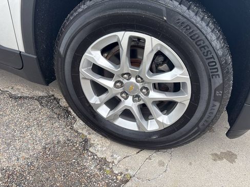 Used 2019 Chevrolet Traverse LT AWD/4WD image 9