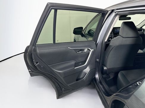Used 2021 Toyota RAV4 XLE AWD/4WD image 25