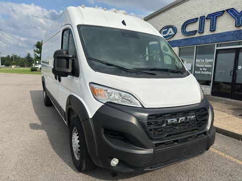 Used 2025 RAM ProMaster 2500 w/ Convenience Group FWD image 2