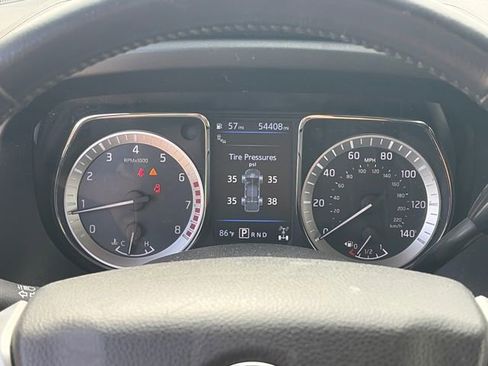 Used 2019 Nissan Titan SV w/ SV Convenience Package AWD/4WD image 22