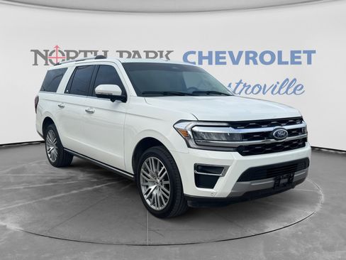 Used 2023 Ford Expedition Max Limited RWD image 3