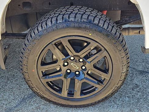 Used 2022 Chevrolet Silverado 1500 LT Trail Boss w/ Convenience Package II image 31