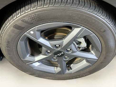 Used 2025 Kia K4 FWD image 11