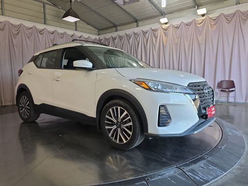 Certified 2023 Nissan Kicks SV FWD image 10
