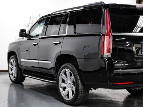 Used 2018 Cadillac Escalade Luxury image 13