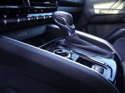 Used 2024 Chevrolet Colorado LT w/ LT Convenience Package image 10