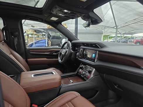 Used 2023 GMC Yukon Denali Ultimate image 9
