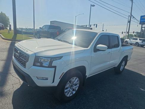 Used 2024 Nissan Frontier SV w/ SV Convenience Package image 4