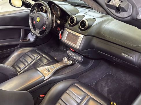 Used 2010 Ferrari California image 28