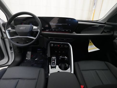 Used 2025 Audi Q5 Premium w/ Convenience Package AWD/4WD image 5