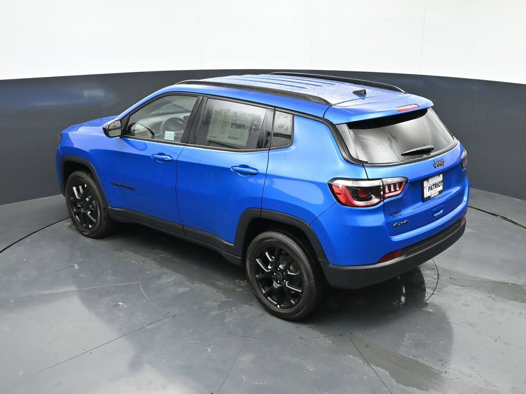 Used 2026 Jeep Compass Latitude AWD/4WD image 35
