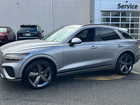 Used 2022 Genesis GV70 2.5T w/ Sport Prestige Package image 1