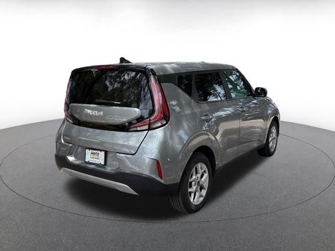 Used 2025 Kia Soul LX w/ LX Technology Package FWD image 7