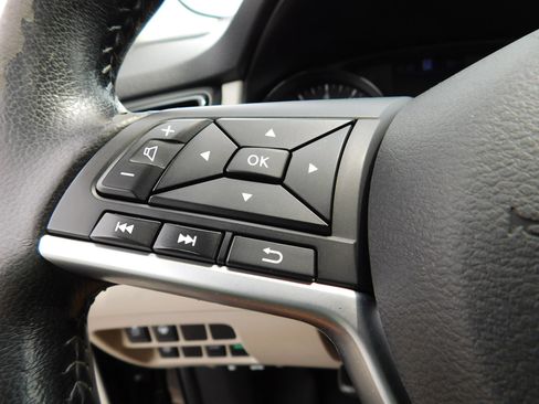 Used 2021 Nissan Rogue Sport SL FWD image 24