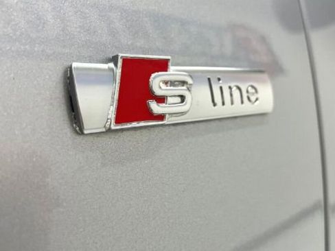 Used 2017 Audi A4 2.0T Premium Plus w/ Premium Plus Package image 8