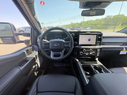 New 2026 Ford F250 Lariat w/ Black Appearance Package AWD/4WD image 22