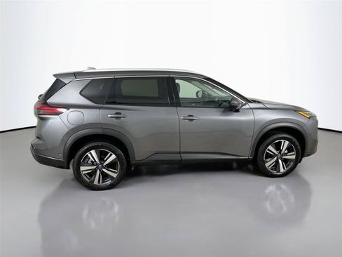 Used 2026 Nissan Rogue SL AWD/4WD image 17