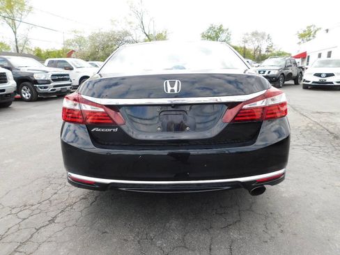 Used 2017 Honda Accord LX image 32