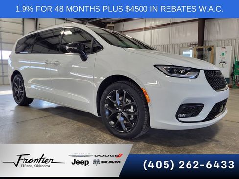 New 2026 Chrysler Pacifica Select w/ S Appearance Package FWD image 7