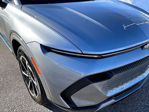 Used 2025 Chevrolet Equinox EV LT w/ Convenience Package image 31