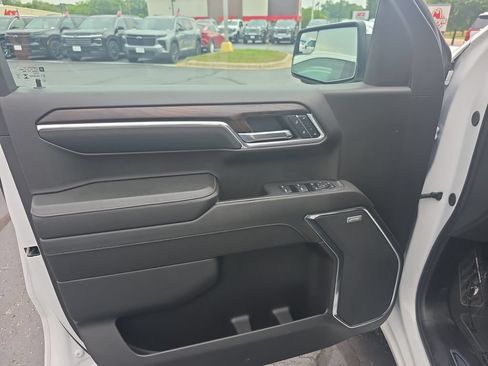 Certified 2024 GMC Sierra 1500 SLT w/ SLT Convenience Package AWD/4WD image 10