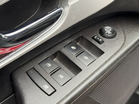 Used 2017 Chevrolet Equinox LT w/ Convenience Package FWD image 5