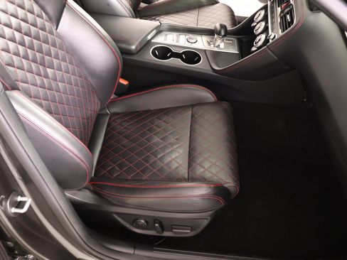 Used 2022 Genesis G70 3.3T RWD image 12
