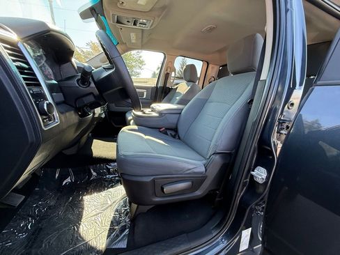 Used 2018 RAM 1500 Classic SLT image 18