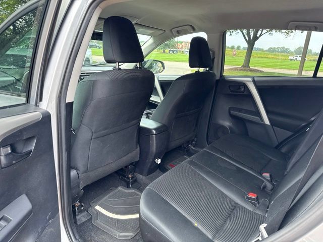 Used 2016 Toyota RAV4 LE AWD/4WD image 11