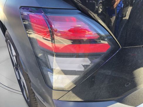 Used 2024 Hyundai Kona Limited image 8