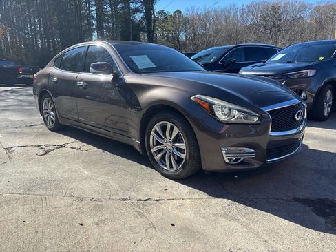 Used 2016 INFINITI Q70 Hybrid image 4