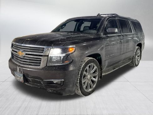 Used 2016 Chevrolet Suburban LTZ image 3