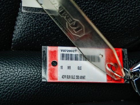 Used 2018 Mercedes-Benz GLC 300 4MATIC image 7