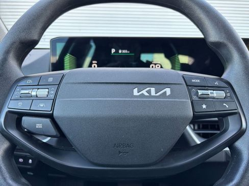 Used 2025 Kia K4 FWD image 27