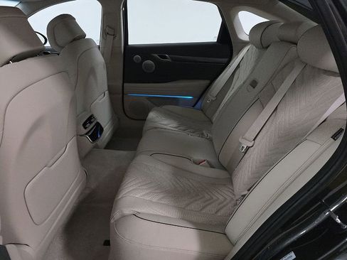 Used 2025 Genesis G80 2.5T Sport Prestige image 11