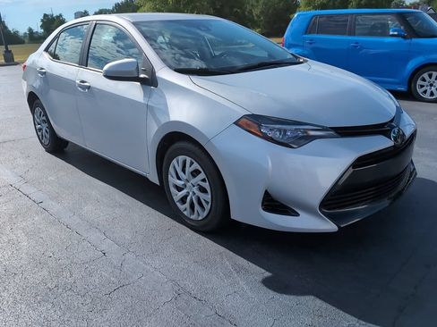 Used 2017 Toyota Corolla LE FWD image 6