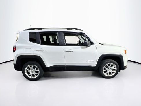 Used 2022 Jeep Renegade Latitude w/ Convenience Group AWD/4WD image 4