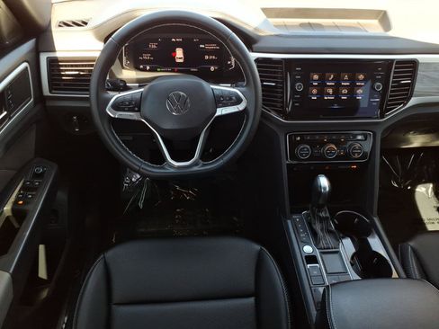 Certified 2023 Volkswagen Atlas Cross Sport SE w/ Black Wheel Package FWD image 25