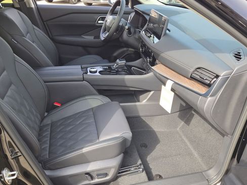 New 2026 Nissan Rogue Platinum AWD/4WD image 4