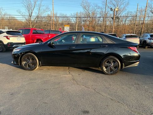 Used 2023 Hyundai Elantra SEL image 4