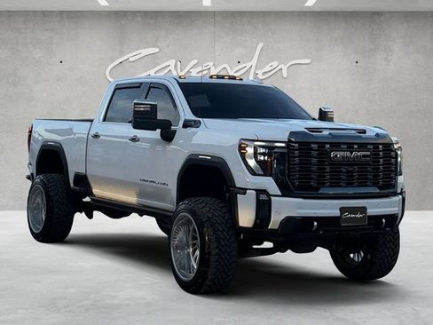 Used 2024 GMC Sierra 2500 Denali Ultimate AWD/4WD image 2