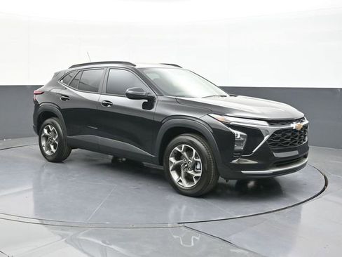 New 2026 Chevrolet Trax LT w/ Driver Confidence Package FWD image 19