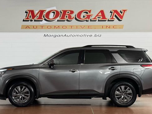 Used 2022 Nissan Pathfinder SV image 6