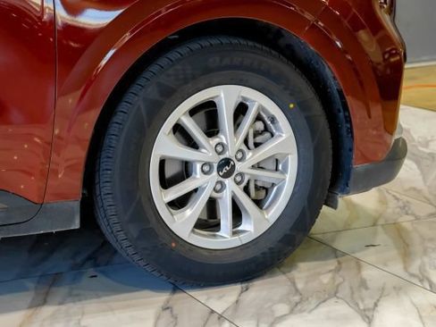 Used 2023 Kia Carnival LX FWD image 71