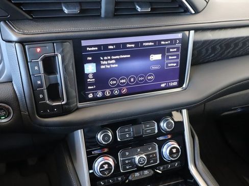 Used 2021 GMC Yukon Denali w/ Denali Premium Package image 36